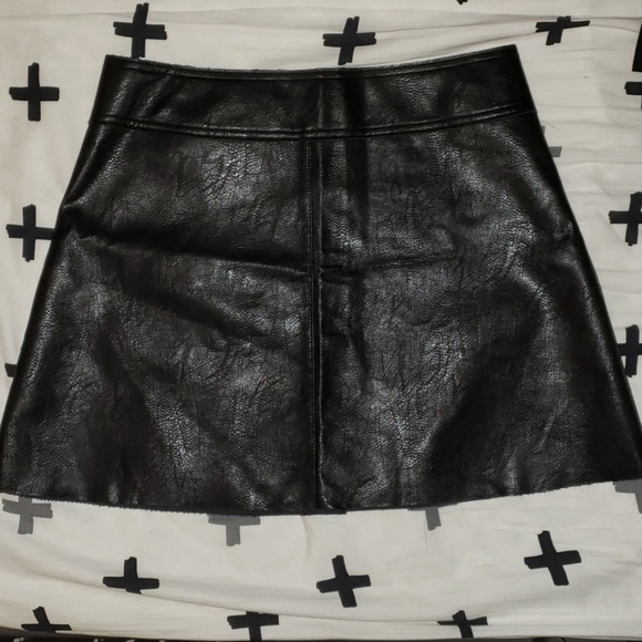 Zara miniskirt - Picture 3 of 5